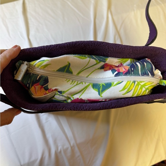 O bag Elegant Purple Tote with Structured Design and Charm Accent with trim - Picture 5 of 12